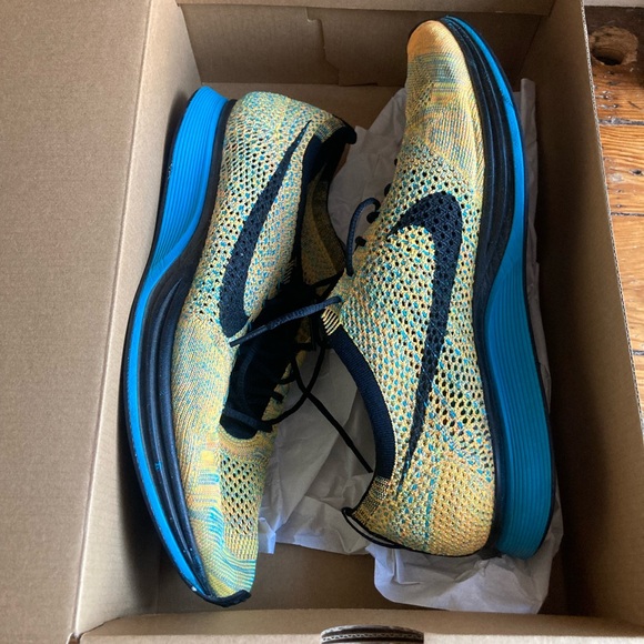 Nike Multicolor Flyknit Racer - Picture 1 of 3